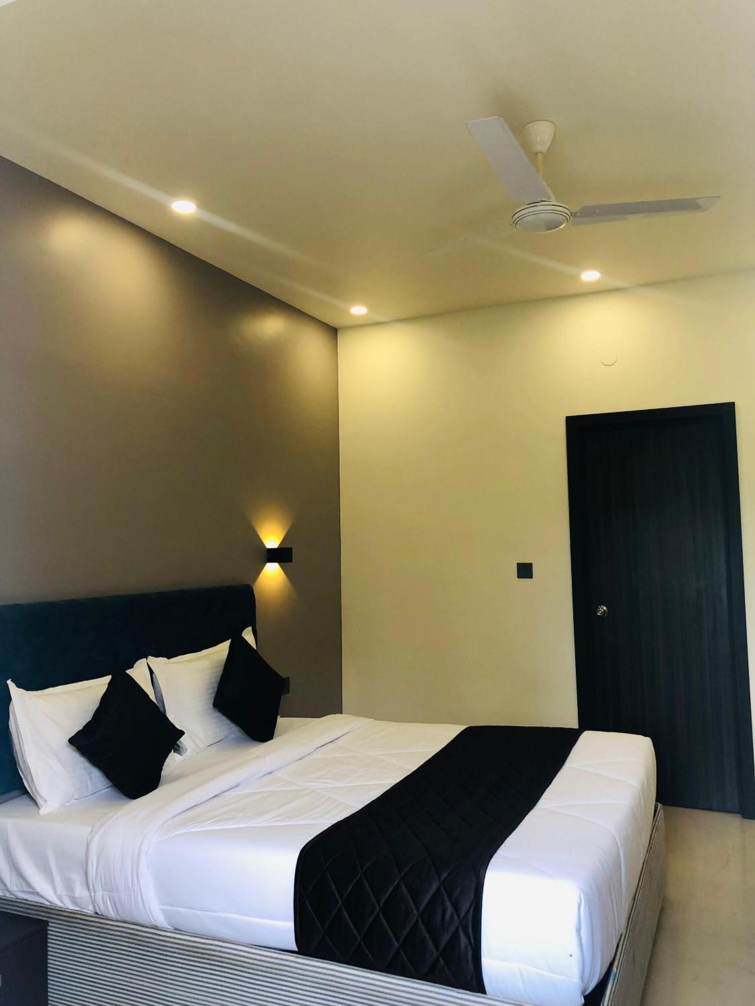 The Lotaz Hotel Kochi Extérieur photo