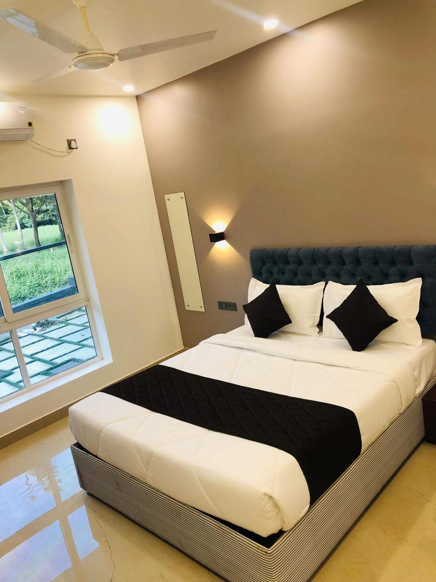 The Lotaz Hotel Kochi Extérieur photo