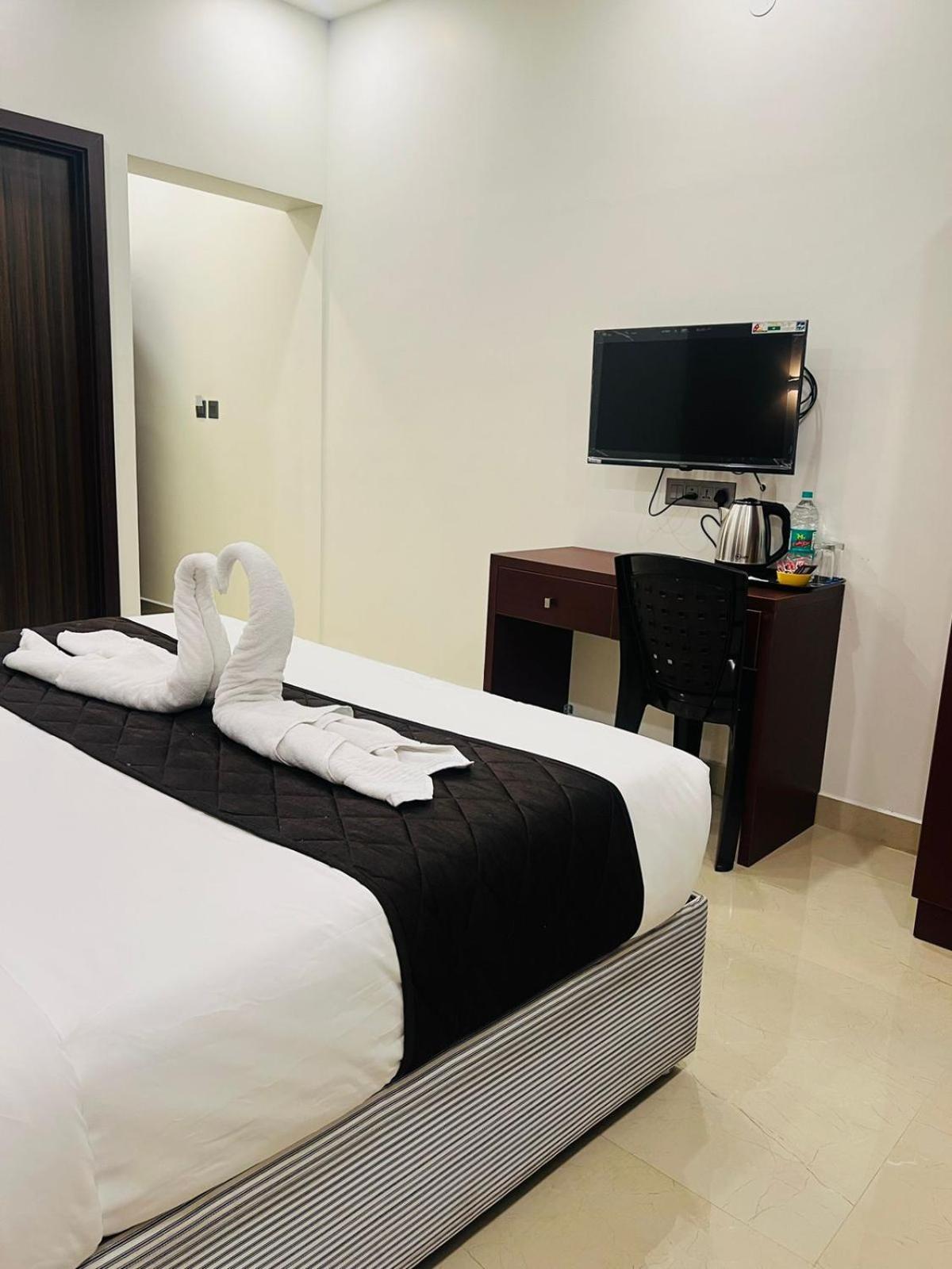 The Lotaz Hotel Kochi Extérieur photo
