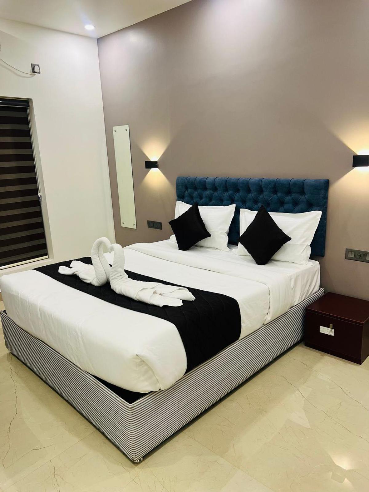The Lotaz Hotel Kochi Extérieur photo