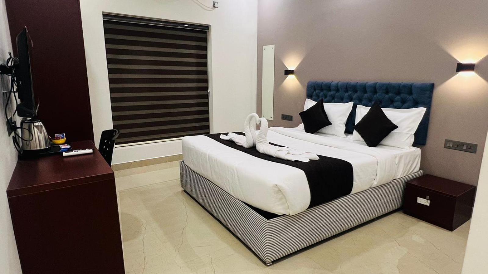 The Lotaz Hotel Kochi Extérieur photo