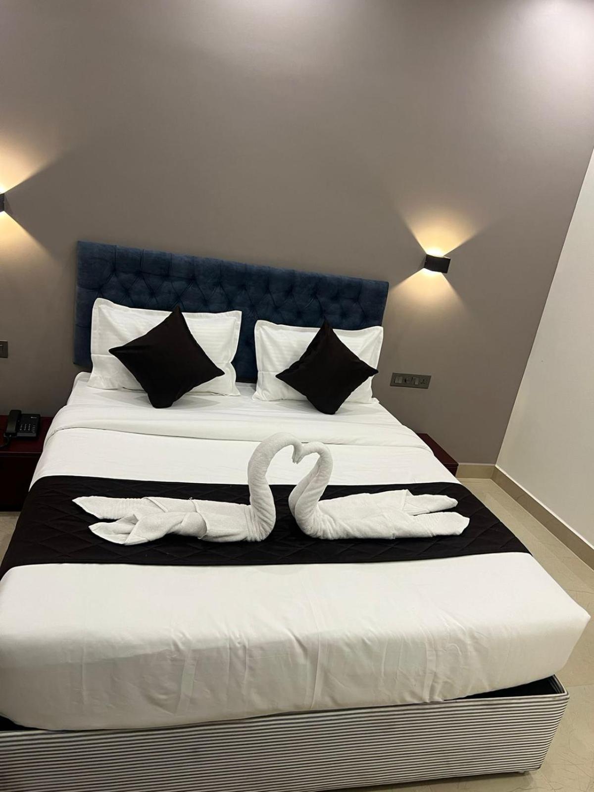 The Lotaz Hotel Kochi Extérieur photo