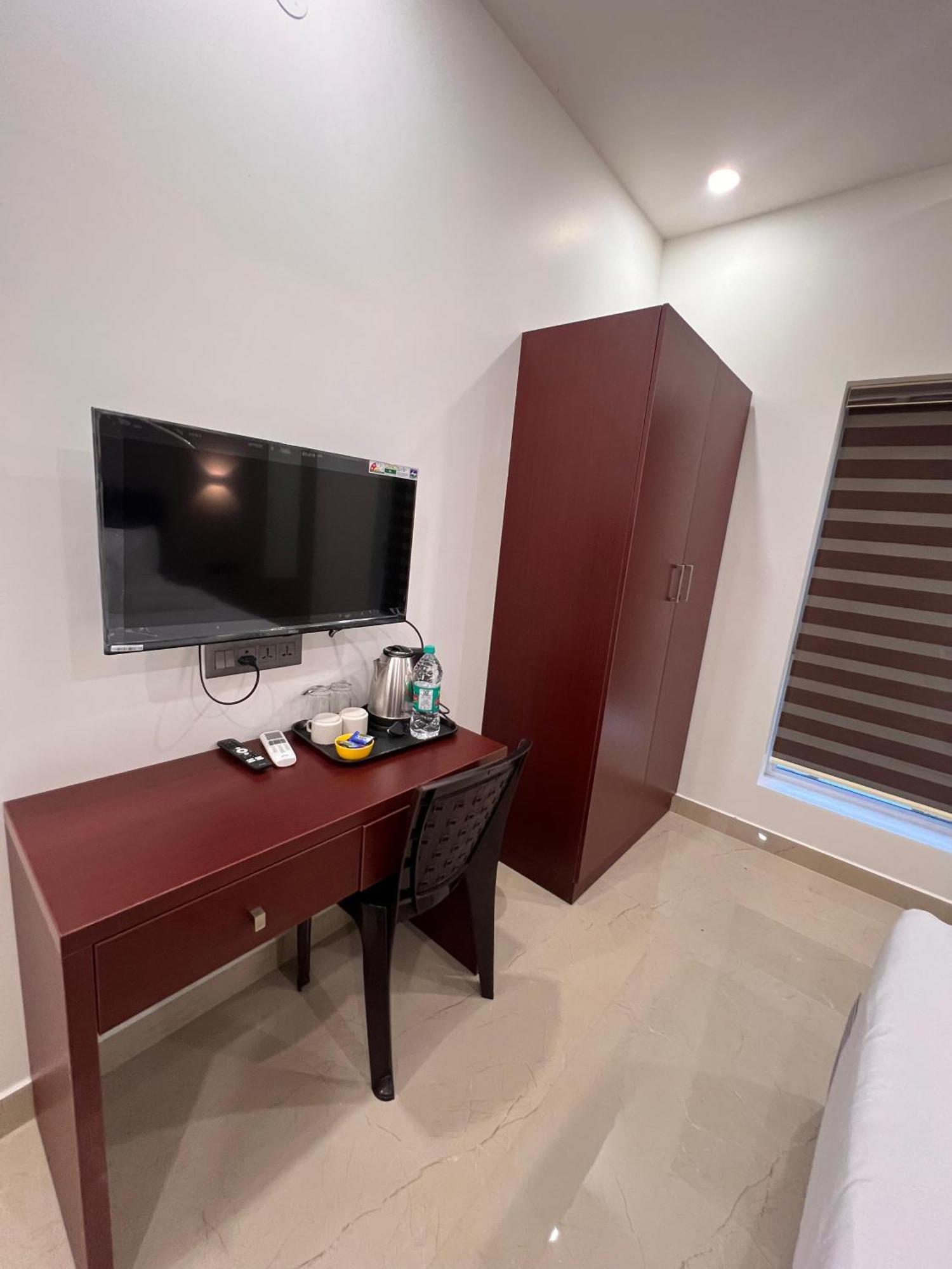 The Lotaz Hotel Kochi Extérieur photo